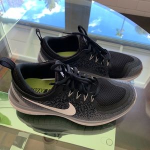 Nike light runners Free RN Distance 2